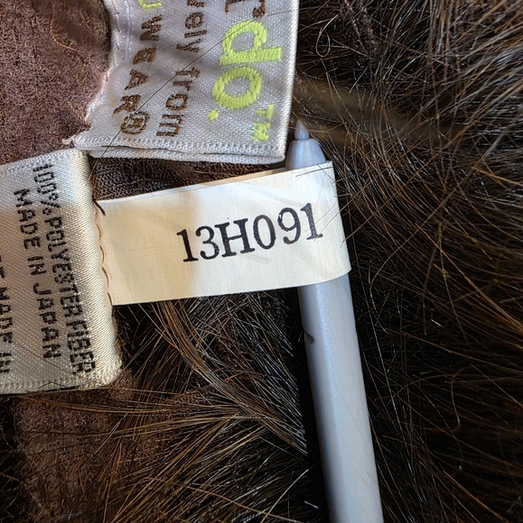 Women's HAIRUWEAR WIG Free Shipping - Picture 11 of 15